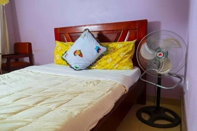 Standard Tek Büyük Yataklı Oda