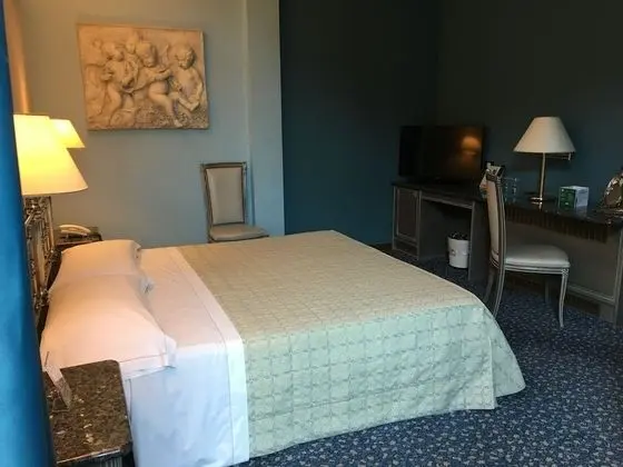 Üç Kişilik Oda