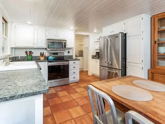 Ev, Birden Çok Yatak, Havuz Kullanımı, Havuz Manzaralı