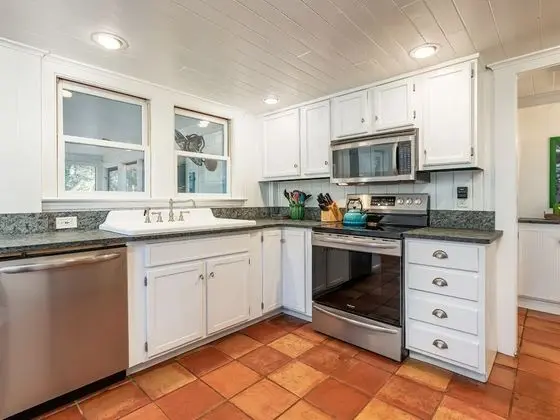 Ev, Birden Çok Yatak, Havuz Kullanımı, Havuz Manzaralı