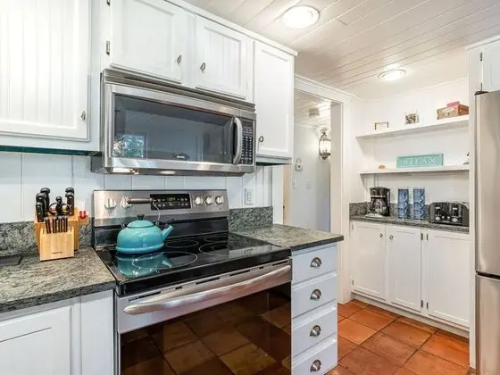 Ev, Birden Çok Yatak, Havuz Kullanımı, Havuz Manzaralı