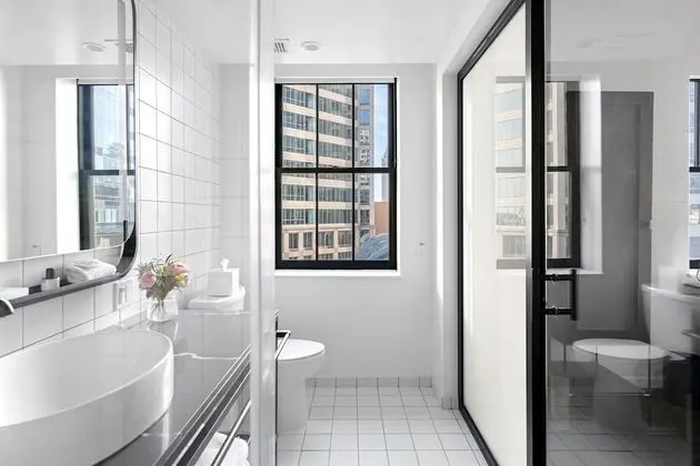 Oda, 2 Büyük (Queen) Boy Yatak