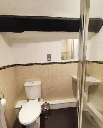 Tek Büyük Yataklı Oda, Banyolu/Duşlu