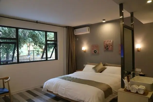 Deluxe Tek Büyük Yataklı Oda
