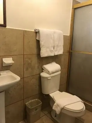 Tek Büyük Yataklı Oda, 2 Çift Kişilik Yatak