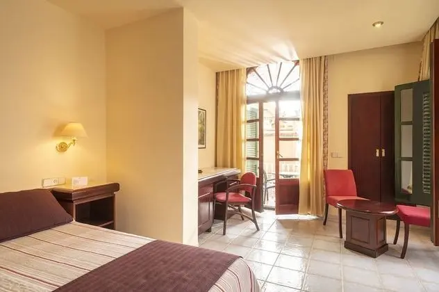 Junior Süit, Balkon