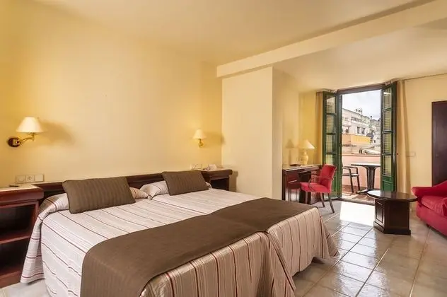 Junior Süit, Balkon