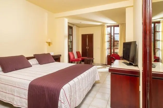 Junior Süit, Balkon