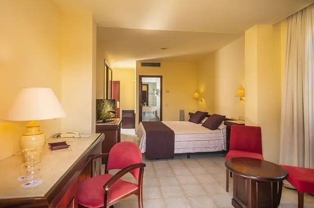 Junior Süit, Balkon