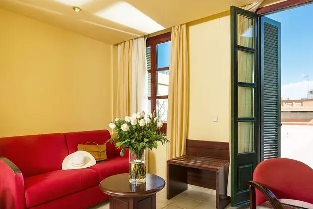 Junior Süit, Balkon