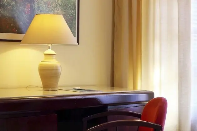 Junior Süit, Balkon