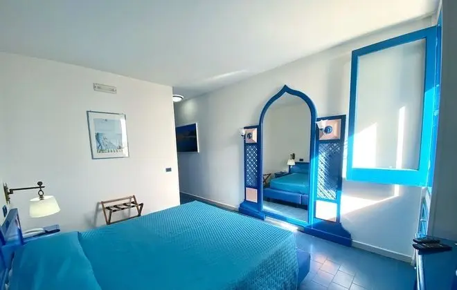 Superior Tek Büyük Yataklı Oda, Deniz Manzaralı (Free Beach Service)