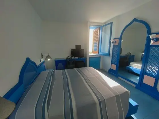 Superior Tek Büyük Yataklı Oda, Deniz Manzaralı (Free Beach Service)