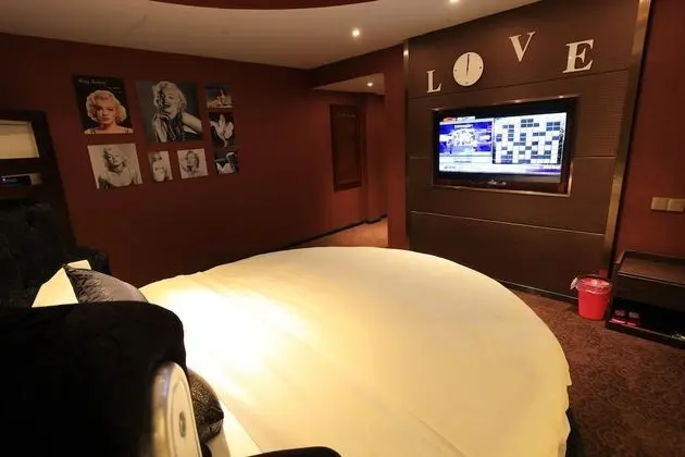 Signature Oda (Round Bed)