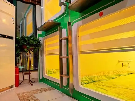 Ortak Ranzalı Oda, Karma Ranzalı Oda