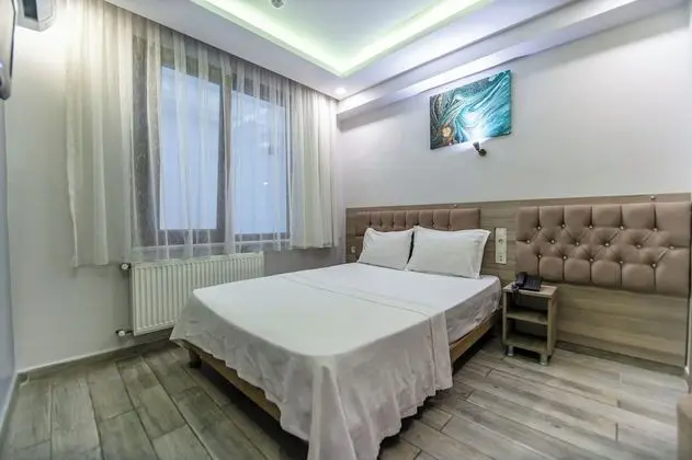 Standard Büyük Yataklı Tek Kişilik Oda