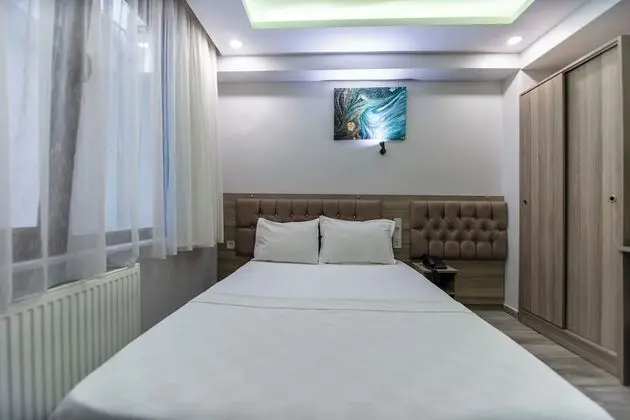 Standard Büyük Yataklı Tek Kişilik Oda