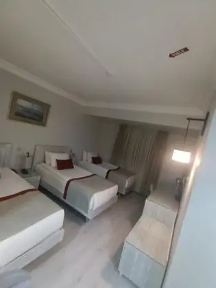 Üç Kişilik Oda, Bahçe Manzaralı