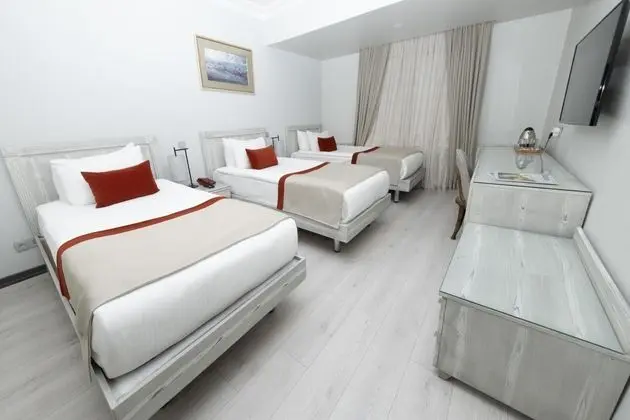 Üç Kişilik Oda, Bahçe Manzaralı