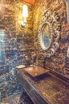 Exclusive Tek Büyük Yataklı Oda