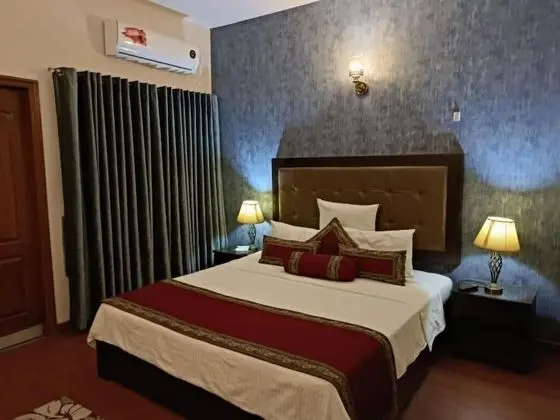 Standard Tek Büyük Yataklı Oda
