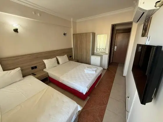 Triple,Şehir Manzaralı