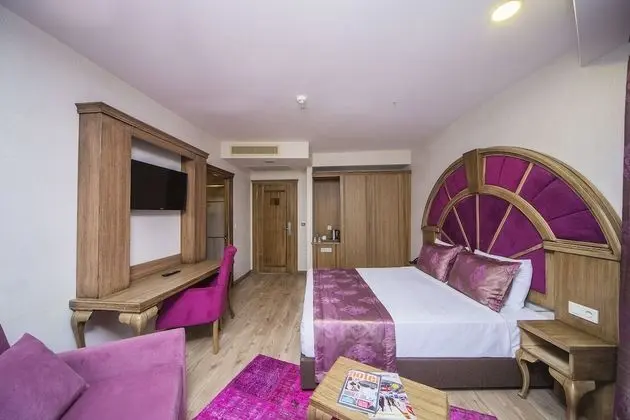 Standard Üç Kişilik Oda, 1 Büyük (Queen) Boy Yatak, Şehir Manzaralı