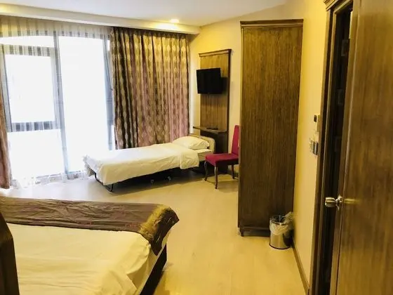 Standard Üç Kişilik Oda, 1 Büyük (Queen) Boy Yatak, Şehir Manzaralı