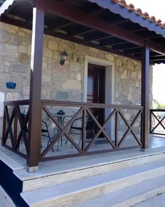 Triple, Bahçe Manzaralı