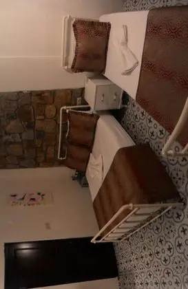 Triple, Bahçe Manzaralı