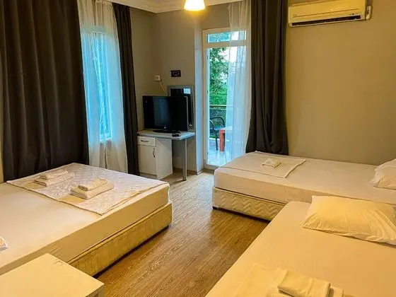 Dağ Manzaralı Aile Odası Dört Kişilik