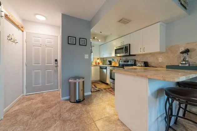 Daire (GULF ACCESS #C 2-bedroom w/ Heated po)