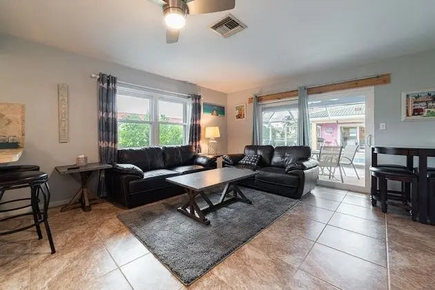 Daire (GULF ACCESS #C 2-bedroom w/ Heated po)