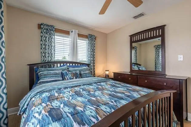 Daire (GULF ACCESS #E 2-bedroom w/ Heated po)