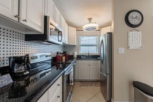 Daire (GULF ACCESS #E 2-bedroom w/ Heated po)