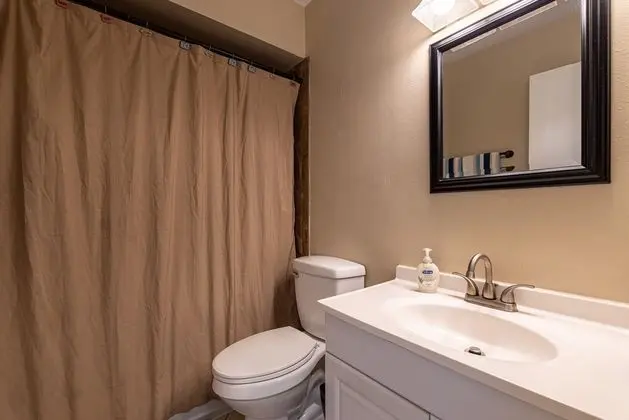 Daire (GULF ACCESS #E 2-bedroom w/ Heated po)