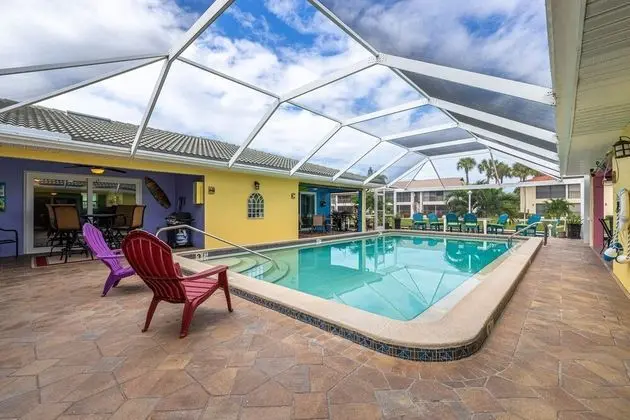 Daire (GULF ACCESS #E 2-bedroom w/ Heated po)