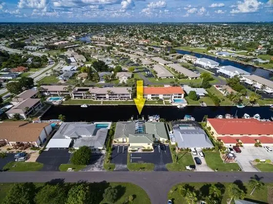 Daire (GULF ACCESS #E 2-bedroom w/ Heated po)