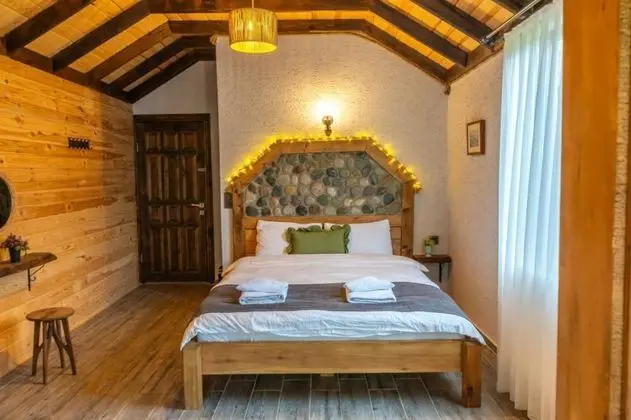 Deluxe Suite , Dere Manzaralı, Şömineli ve Jakuzili