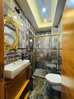 https://images.odamax.com/img/1024x768/odamax/image/upload/Gulhane_Corner_Hotel_202601051703083_WhatsApp_Image_2025_12_28_at_17_17_07_3_.jpeg