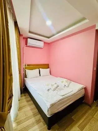 https://images.odamax.com/img/1024x768/odamax/image/upload/Gulhane_Corner_Hotel_202601051703104_WhatsApp_Image_2025_12_28_at_17_21_54.jpeg