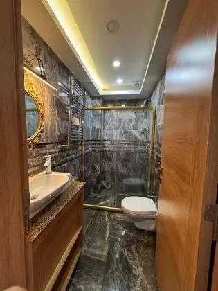 https://images.odamax.com/img/1024x768/odamax/image/upload/Gulhane_Corner_Hotel_202601051711529_WhatsApp_Image_2025_12_28_at_17_39_43.jpeg