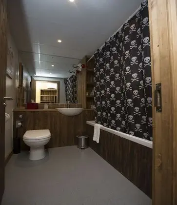 Kulübe (Pirate Cabin)
