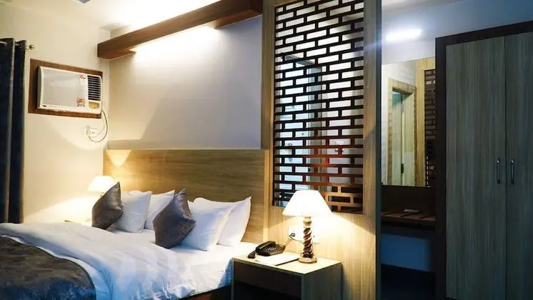 Luxury Tek Büyük Yataklı Oda