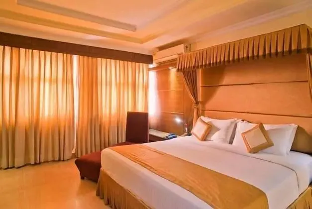 Deluxe Tek Büyük Yataklı Oda