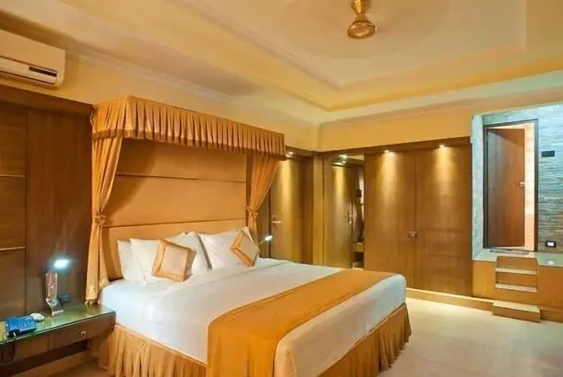 Deluxe Tek Büyük Yataklı Oda