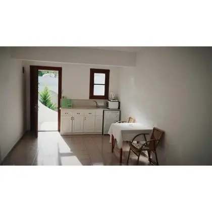 Apartment, Kara Manzaralı