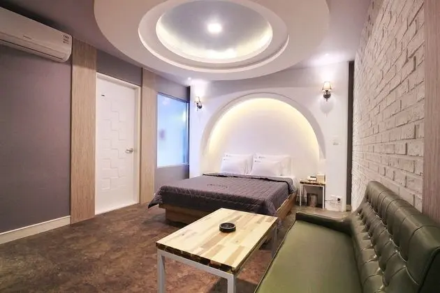 Oda (Luxury (Breakfast Pack/Good Air Condi)