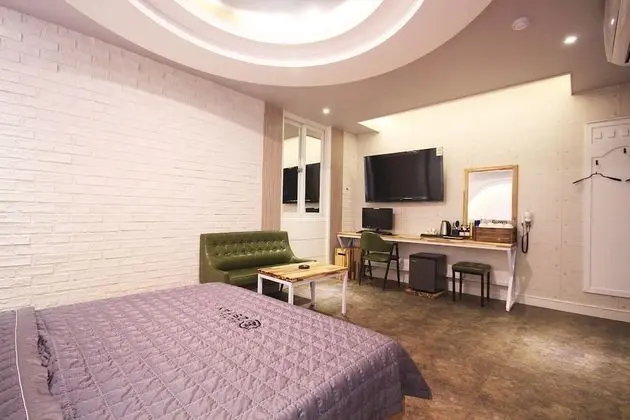 Oda (Luxury (Breakfast Pack/Good Air Condi)