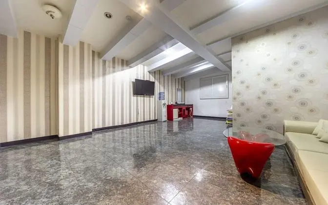 Oda (Ondol (1st floor / wave movienet avai)